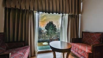 Deluxe Double Room, Garden View | Garden view