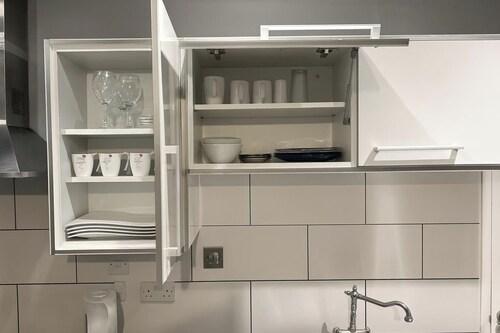 Charming High Wycombe Apartment