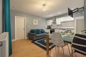 Interior - Charming High Wycombe Apartment (High Wycombe)
