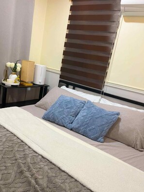 Room - Cozy Balai Sais Staycation • Near Cafes & Viewpoints (Binangonan)