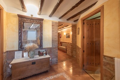 Country House 'Casa Rural Abuelo Luis' with Private Terrace and Balcony