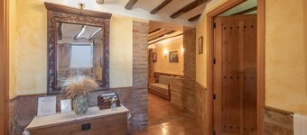 Country House 'Casa Rural Abuelo Luis' with Private Terrace and Balcony