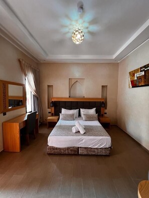 Kamar Double Klasik | Tempat tidur bayi, Wi-Fi gratis, dan seprai linen