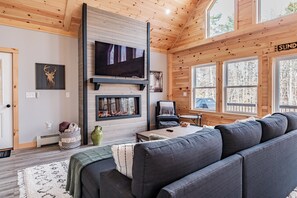 Smart TV, fireplace