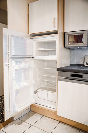 Standard Apartment, Balcony, Park View | Private kitchen - Villa Hedwig - Schwarzwald (Badenweiler)