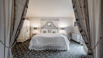 JASPER | Hochwertige Bettwaren, kostenlose Babybetten, kostenloses WLAN