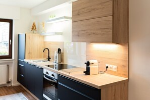 Refrigerador, horno, parrilla de estufa y lavavajillas 