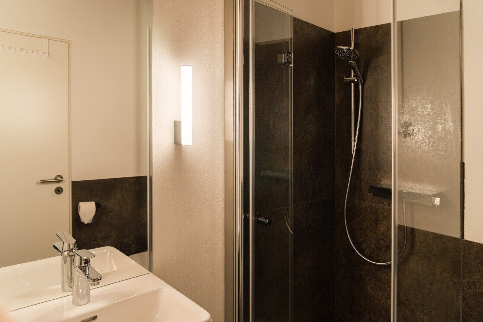 淋浴設備、風筒、提供毛巾