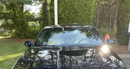 Brilliant 3-bedroom house with AC, 1.5 miles from World Cup action.