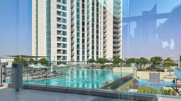 Apartment - Stylish 2BR w Burj Khalifa Views Downtown Views (Dubai)