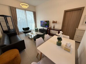 Living area - Stylish Furnished 1Bedroom Apartment-KHK -24 (Dubai)