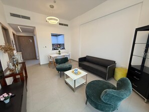 Living area - Stylish Furnished 1Bedroom Apartment-KHK -24 (Dubai)
