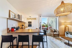 Interior - LE VERT AZUR - Appartement 2 chambres avec grande terrasse à 5 min du centre-ville - ST GILLES LES BAINS (Saint-Gilles les bains, Mont Roquefeuil)