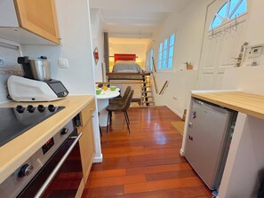 Fridge, microwave, oven, stovetop - Le Loft Mont-Cenis (Paris)