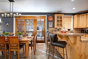 Condo, 3 Bedrooms | Dining - Town Pointe A105 3 Bedroom Condo (Park City)