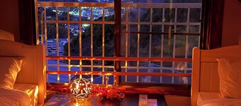 Spacious family-friendly 4-bedroom house overlooking beautiful central Atami