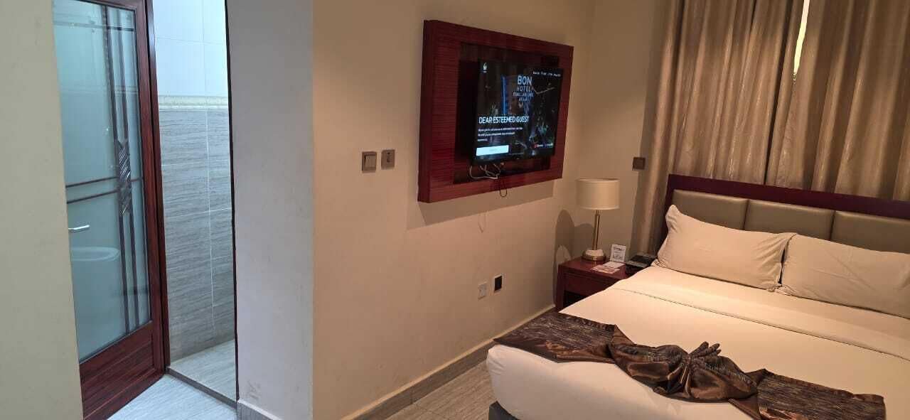 In-room safe, soundproofing, free WiFi