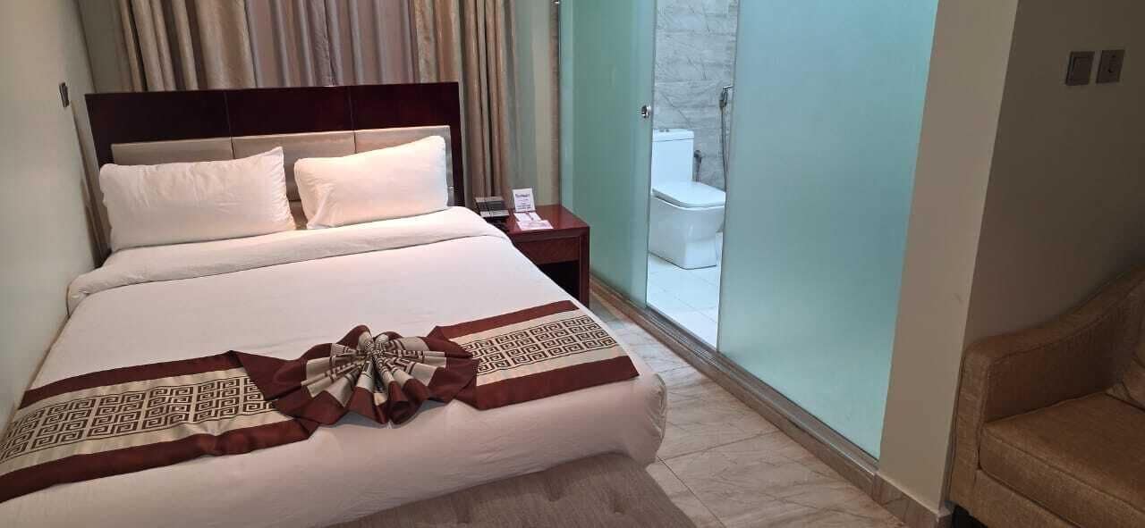 In-room safe, laptop workspace, soundproofing, free WiFi