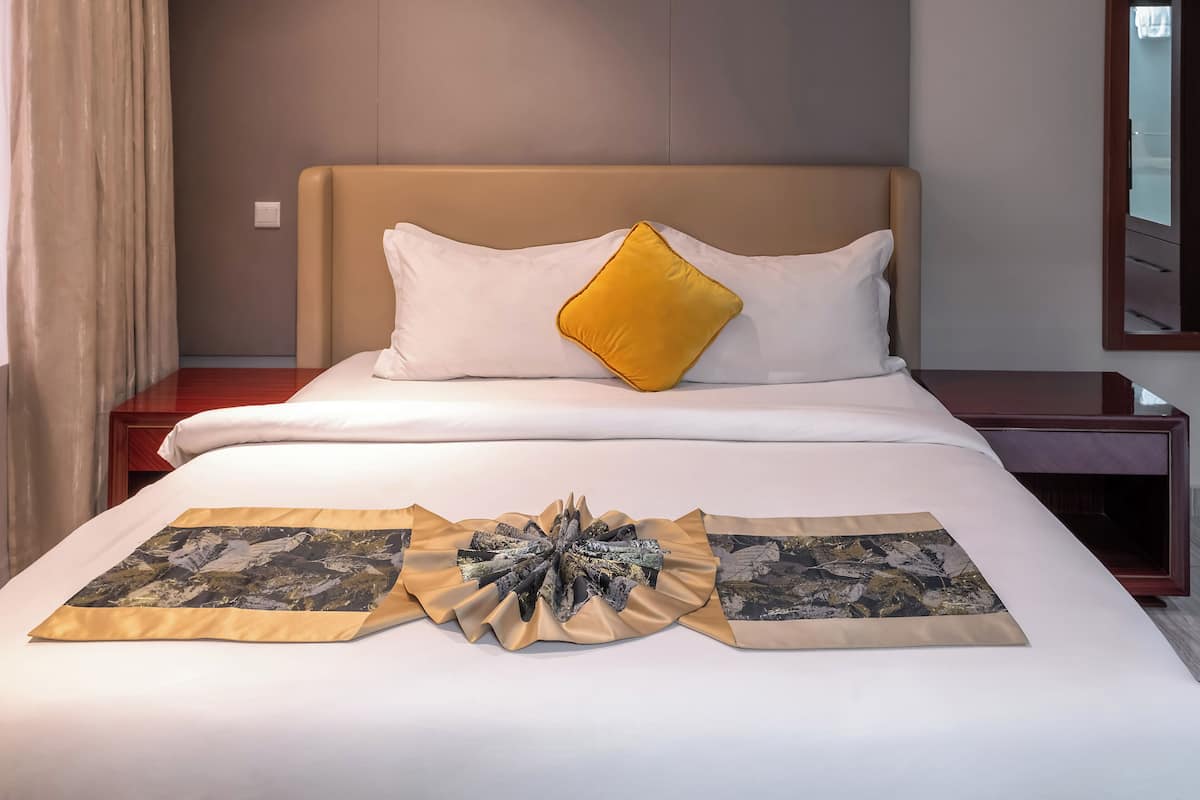 Deluxe Suite | In-room safe, soundproofing, free WiFi