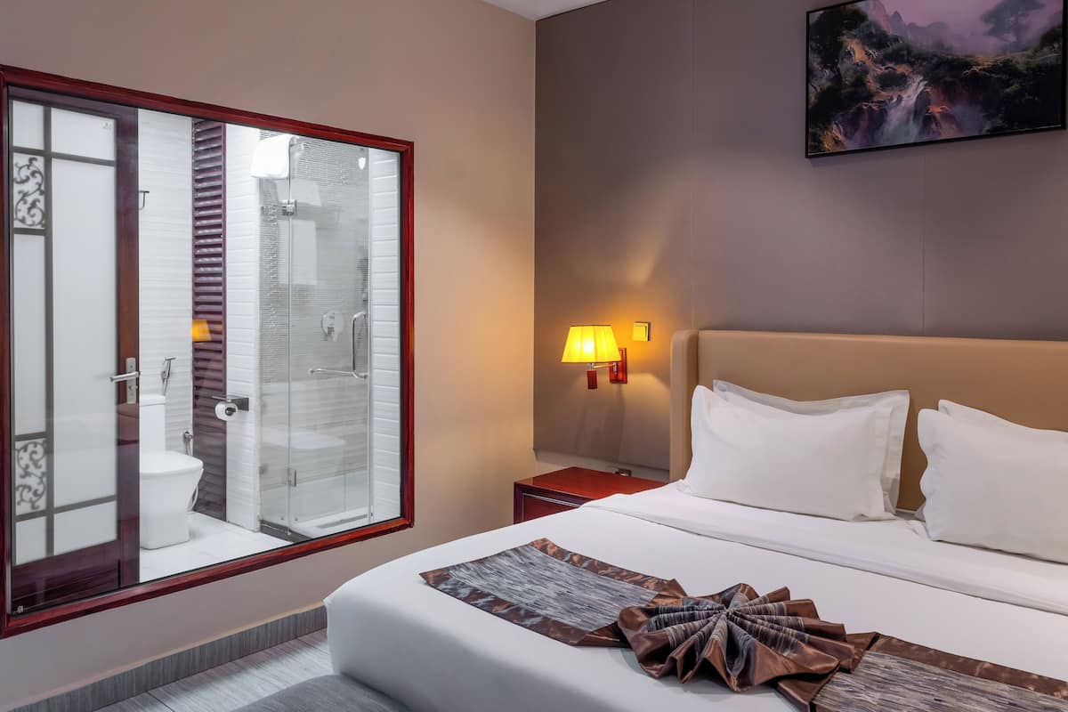 In-room safe, soundproofing, free WiFi