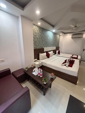 Superior Triple Room - Hotel Arkwood Residency  (New Delhi)