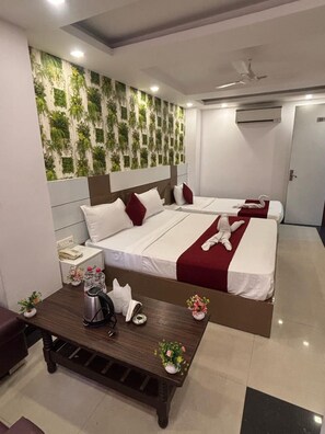 Superior Triple Room - Hotel Arkwood Residency  (New Delhi)