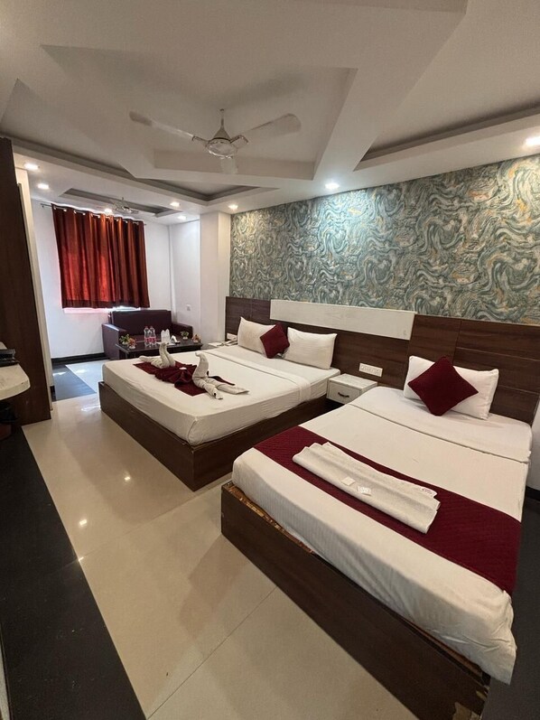 Superior Triple Room - Hotel Arkwood Residency  (New Delhi)