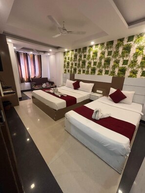 Superior Triple Room - Hotel Arkwood Residency  (New Delhi)
