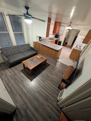 This historic apt is adjacent to the Mississippi, the Ravine, SCSU, and Downtown