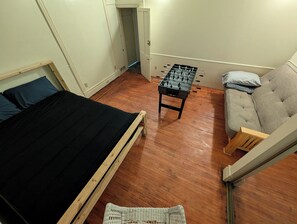 Room - This historic apt is adjacent to the Mississippi, the Ravine, SCSU, and Downtown (St. Cloud)