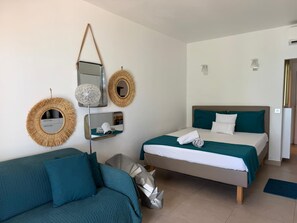 Iron/ironing board, free WiFi, bed sheets