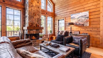 Standard House, 4 Bedrooms, 2 Bathrooms (Idre Luxury Chalet Winter Haven /w) | Living area | Smart TV