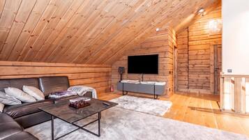Hus – standard, 4 soverom, 2 bad (Idre Luxury Chalet Winter Haven /w) | Oppholdsområde | Smart-TV