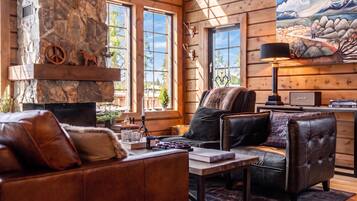 Standard House, 4 Bedrooms, 2 Bathrooms (Idre Luxury Chalet Winter Haven /w) | Living area | Smart TV