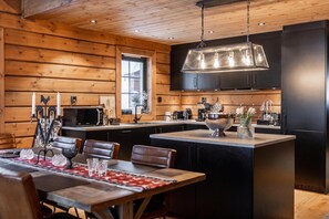 Casa estándar, 4 habitaciones, 2 baños (Idre Luxury Chalet Winter Haven /w) | Restaurantes