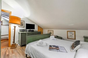Appartement Lune de Miel, plusieurs chambres (Champlas Suite) | 1 chambre, espace de travail pour ordinateur portable, Wi-Fi