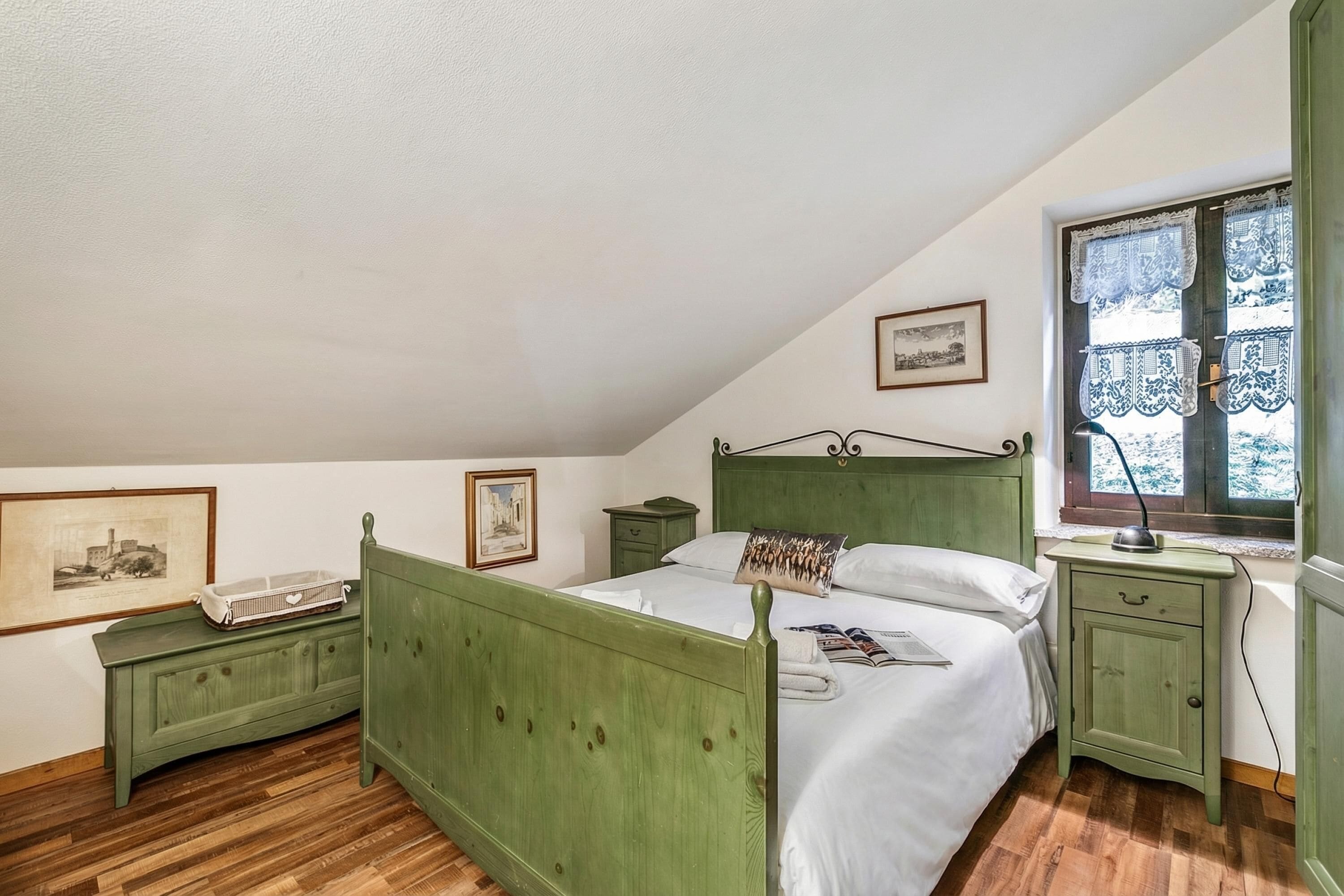 Honeymoon Apartment, Multiple Bedrooms (Champlas Suite)