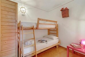 Room - Argentera Apartment for 4 (Sauze di Cesana)