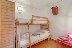 Standard Apartment, Multiple Bedrooms (Argentera Apartment) | 1 bedroom, free WiFi, bed sheets