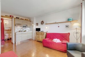 Flat-screen TV, DVD player - Argentera Apartment (Sauze di Cesana)