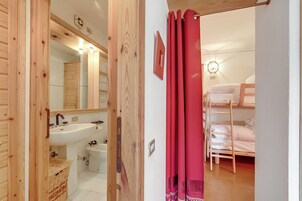 Standard Apartment, Multiple Bedrooms (Argentera Apartment)