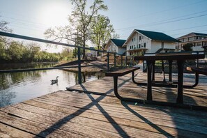 Terrace/patio - Downtown BOHO condo. Walk to Branson Landing. Pool/Fitness Center (Branson)