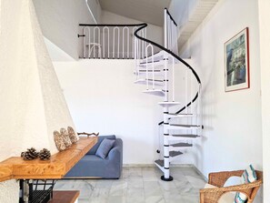 Unclassified image, 3 of 23, button