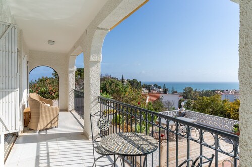 Private Villa with Sea Views in Torreblanca, Fuengirola