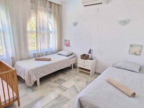 Unclassified image, 4 of 23, button