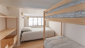 3 多间卧室、熨斗/熨衣板、WiFi、床单