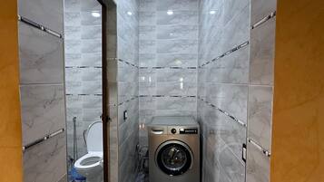 Family Apartment, Sea View | Bilik Mandi