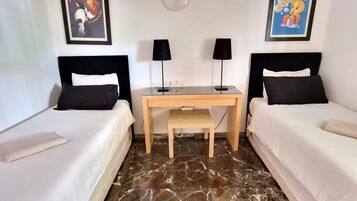 Iron/ironing board, WiFi, bed sheets