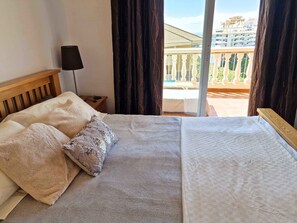 Iron/ironing board, WiFi, bed sheets - Apartment Near the Beach in Fuengirola (Fuengirola)