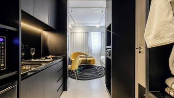 Studio Casal PNE | Private kitchen | Mini-fridge, microwave, stovetop, espresso maker